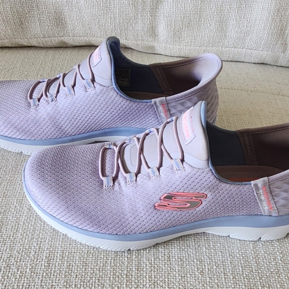 Women's Skechers - Picture 9 of 11